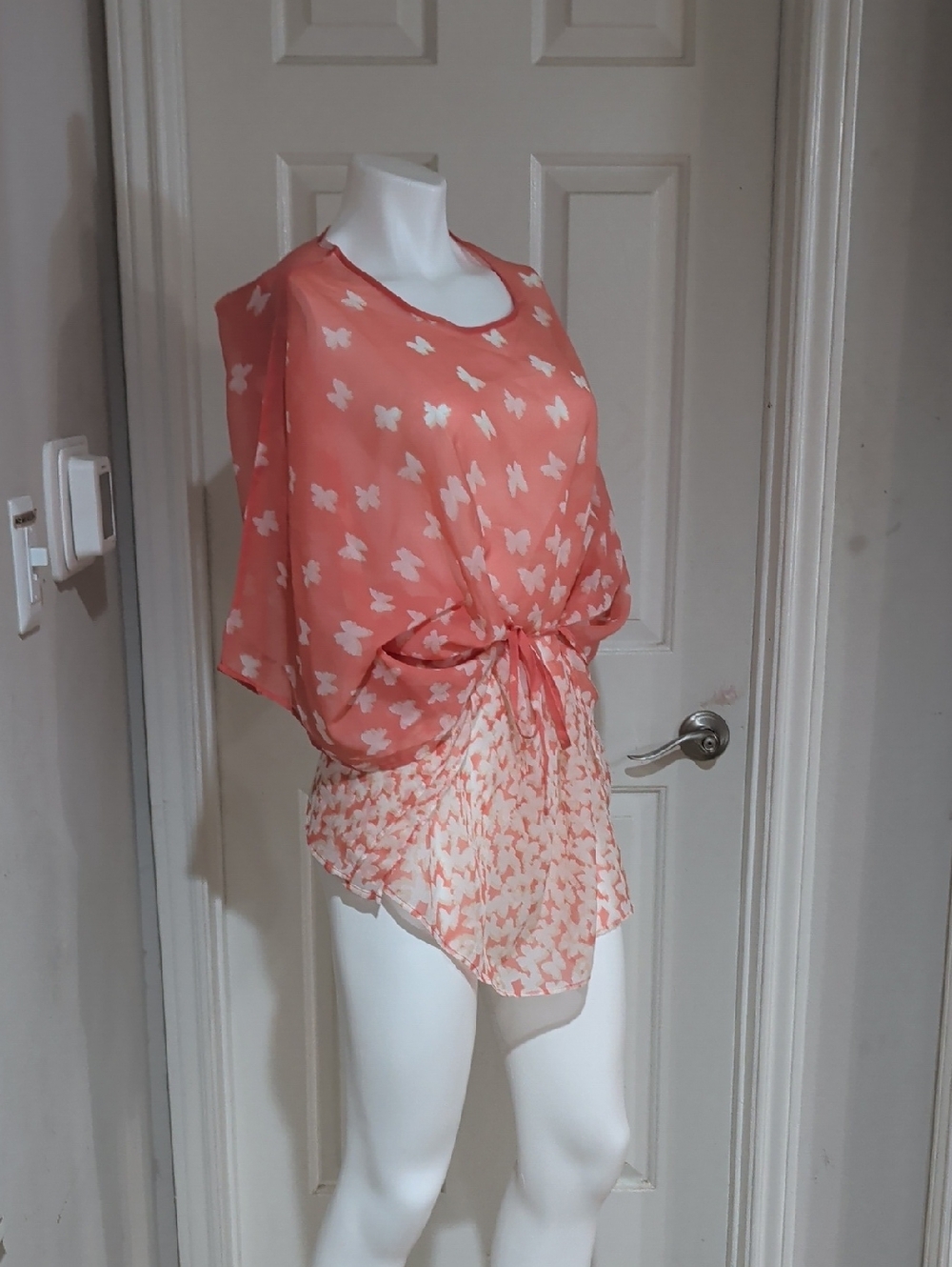 Charlie Paige Coral Butterfly Tie-Front Tunic Women's O/S